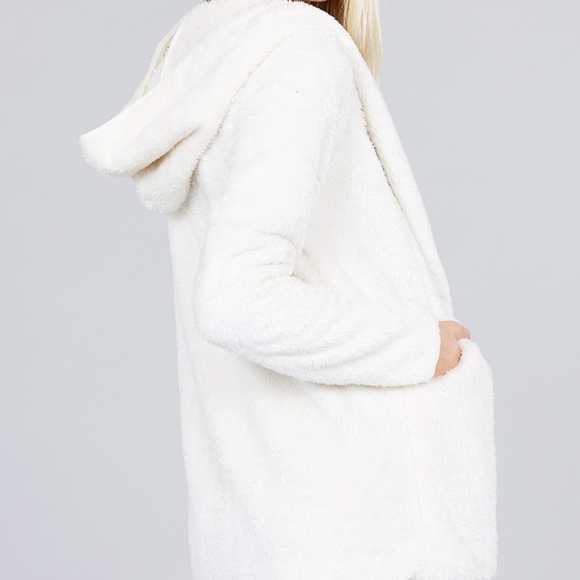 NWT White Fluffy Jacket - Picture 3 of 3